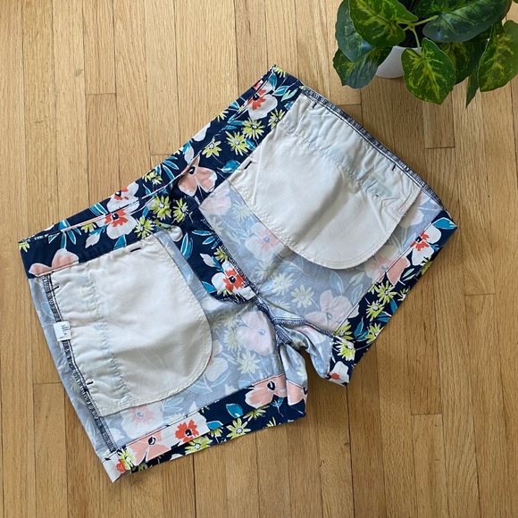 Gap Floral Print Chino Shorts Navy Multicolor Flat Front Pockets Mid Rise Size 6 - Picture 11 of 12